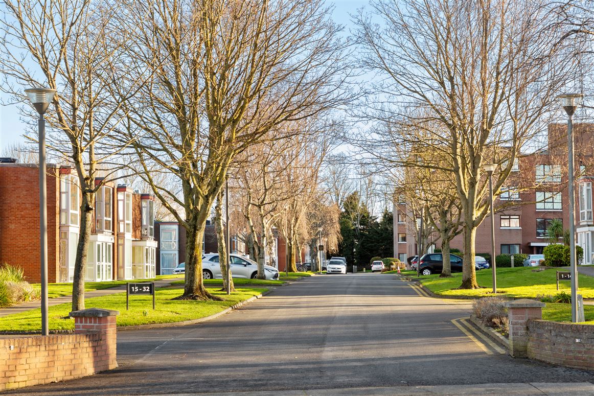 76 Cherbury Court, Booterstown Avenue, Booterstown, County Dublin