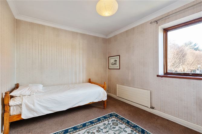 76 Cherbury Court, Booterstown Avenue, Booterstown, County Dublin