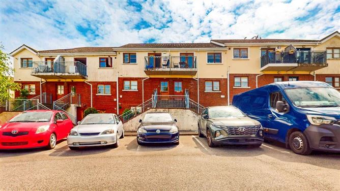 16 Deerpark Square, Kiltipper, Dublin 24