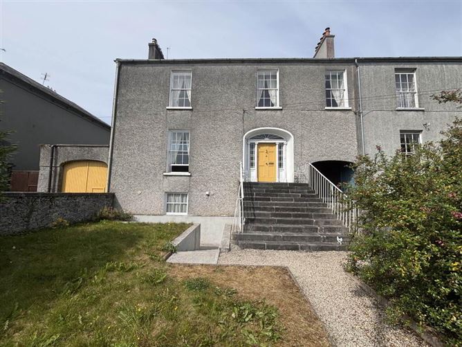 €2,000 / month