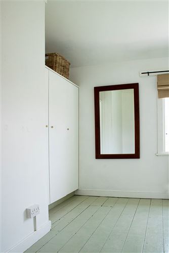 https://photos-a.propertyimages.ie/media/3/6/2/4940263/c4d21ea2-4207-4a3b-a718-a1ba6d0a1899_l.jpg
