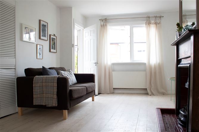 https://photos-a.propertyimages.ie/media/3/6/2/4940263/c4d21ea2-4207-4a3b-a718-a1ba6d0a1899_l.jpg