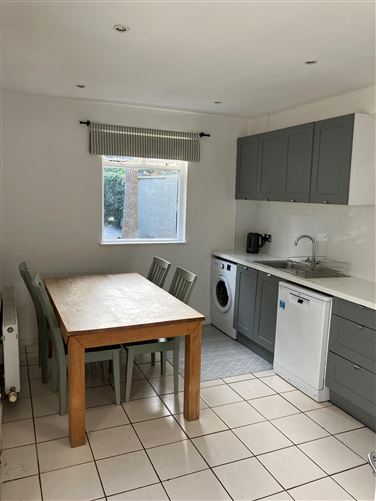 https://photos-a.propertyimages.ie/media/3/6/2/4940263/c4d21ea2-4207-4a3b-a718-a1ba6d0a1899_l.jpg