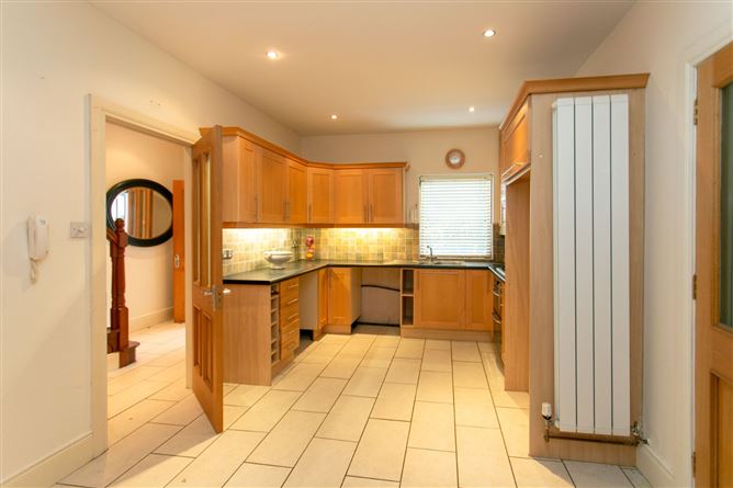 4 Fairways Park, Foxrock, Dublin 18