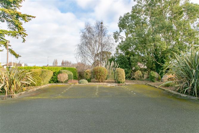 4 Fairways Park, Foxrock, Dublin 18