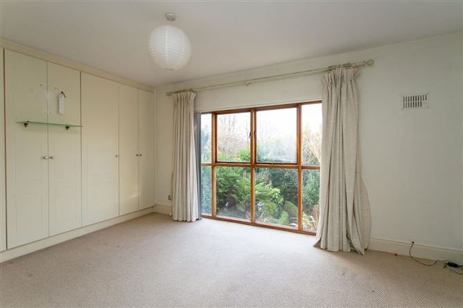 4 Fairways Park, Foxrock, Dublin 18