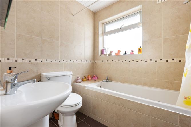 2 Whitechurch View, Rathfarnham, Dublin 16