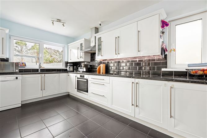 35 Glencairn Drive, The Gallops, Leopardstown, Dublin 18