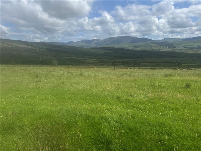 Ref 1193 - Farmlands, Coomastow, Aghtaubrid, Caherciveen, Kerry