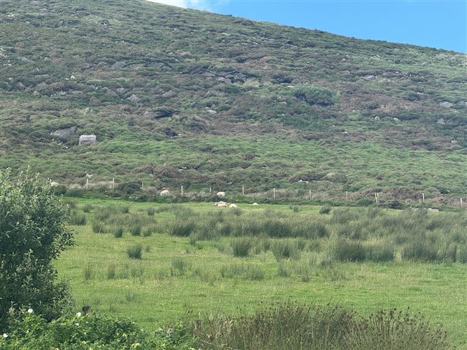 Ref 1193 - Farmlands, Coomastow, Aghtaubrid, Caherciveen, Kerry