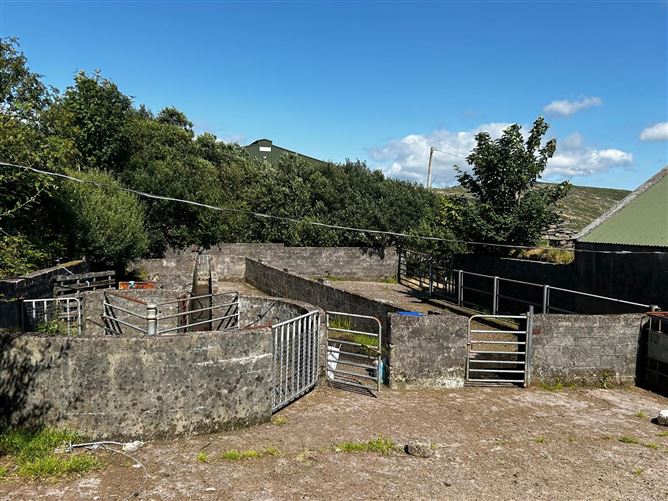 Ref 1193 - Farmlands, Coomastow, Aghtaubrid, Caherciveen, Kerry
