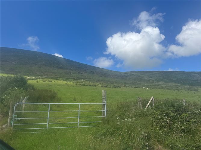 Ref 1193 - Farmlands, Coomastow, Aghtaubrid, Caherciveen, Kerry