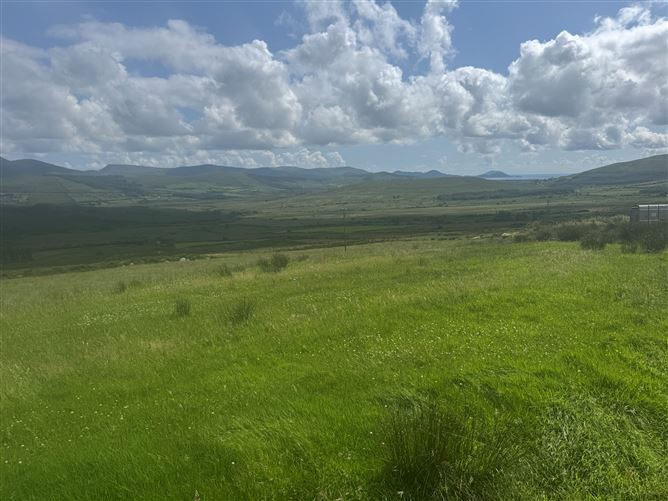 Ref 1193 - Farmlands, Coomastow, Aghtaubrid, Caherciveen, Kerry