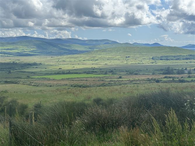 Ref 1193 - Farmlands, Coomastow, Aghtaubrid, Caherciveen, Kerry