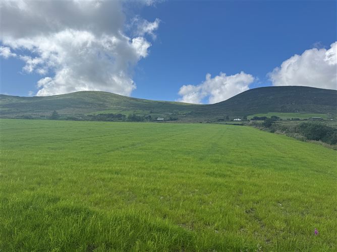 Ref 1193 - Farmlands, Coomastow, Aghtaubrid, Caherciveen, Kerry