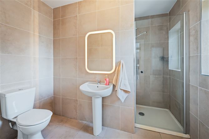 https://photos-a.propertyimages.ie/media/3/6/3/4982363/38057b11-093e-41a3-a2c8-600c3dc06fbf_l.jpg