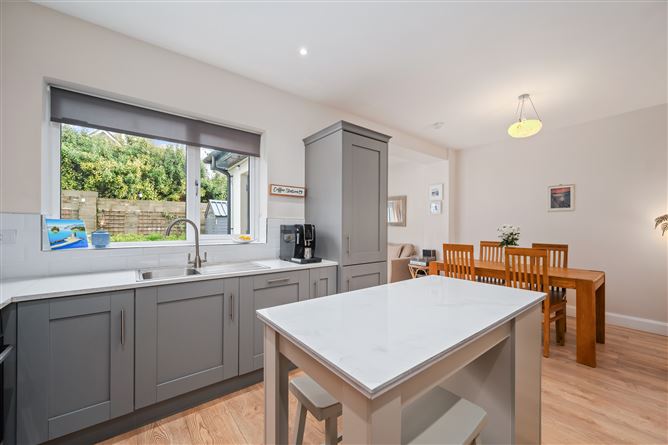 https://photos-a.propertyimages.ie/media/3/6/3/4982363/38057b11-093e-41a3-a2c8-600c3dc06fbf_l.jpg
