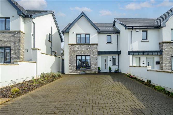 https://photos-a.propertyimages.ie/media/3/6/3/4982363/38057b11-093e-41a3-a2c8-600c3dc06fbf_l.jpg
