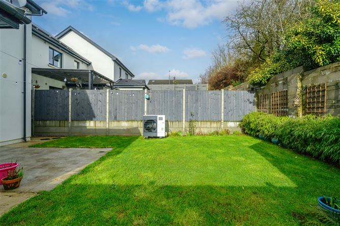 https://photos-a.propertyimages.ie/media/3/6/3/4982363/38057b11-093e-41a3-a2c8-600c3dc06fbf_l.jpg