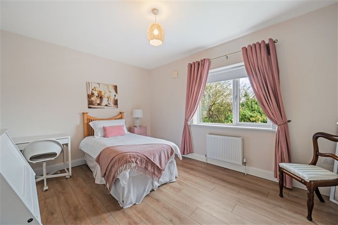 https://photos-a.propertyimages.ie/media/3/6/3/4982363/38057b11-093e-41a3-a2c8-600c3dc06fbf_l.jpg