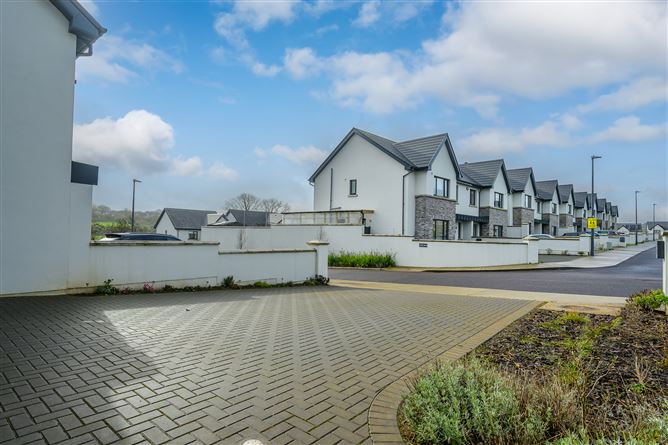 https://photos-a.propertyimages.ie/media/3/6/3/4982363/38057b11-093e-41a3-a2c8-600c3dc06fbf_l.jpg