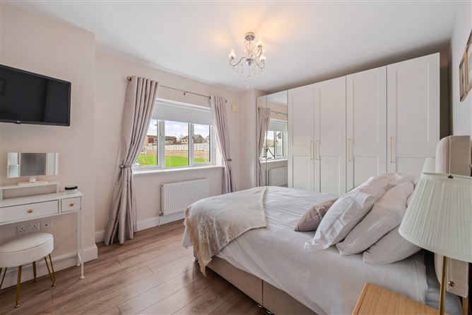 https://photos-a.propertyimages.ie/media/3/6/3/4982363/38057b11-093e-41a3-a2c8-600c3dc06fbf_l.jpg