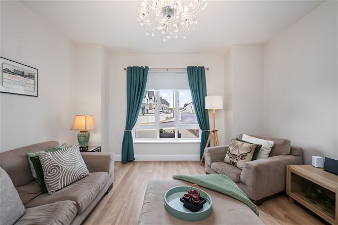 https://photos-a.propertyimages.ie/media/3/6/3/4982363/38057b11-093e-41a3-a2c8-600c3dc06fbf_l.jpg