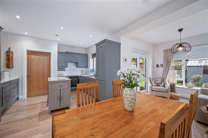 https://photos-a.propertyimages.ie/media/3/6/3/4982363/38057b11-093e-41a3-a2c8-600c3dc06fbf_l.jpg