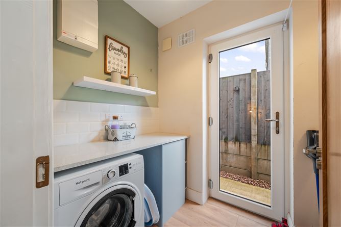 https://photos-a.propertyimages.ie/media/3/6/3/4982363/38057b11-093e-41a3-a2c8-600c3dc06fbf_l.jpg