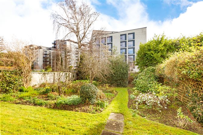 16 Lawnswood Park, Stillorgan, Co. Dublin