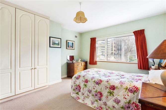 16 Lawnswood Park, Stillorgan, Co. Dublin