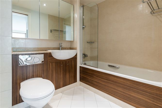 2 Levmoss Hall, Leopardstown, Dublin 18
