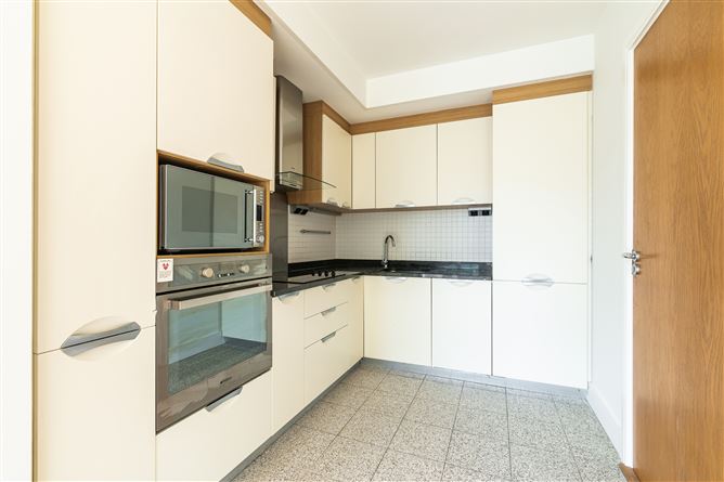 2 Levmoss Hall, Leopardstown, Dublin 18