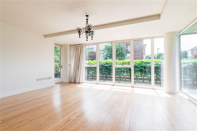 2 Levmoss Hall, Leopardstown, Dublin 18