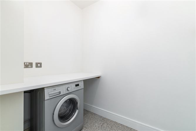 2 Levmoss Hall, Leopardstown, Dublin 18