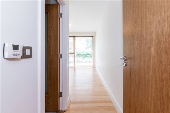 2 Levmoss Hall, Leopardstown, Dublin 18
