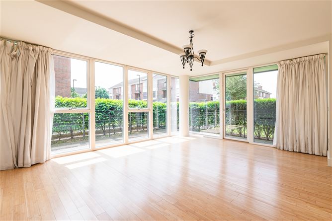 2 Levmoss Hall, Leopardstown, Dublin 18
