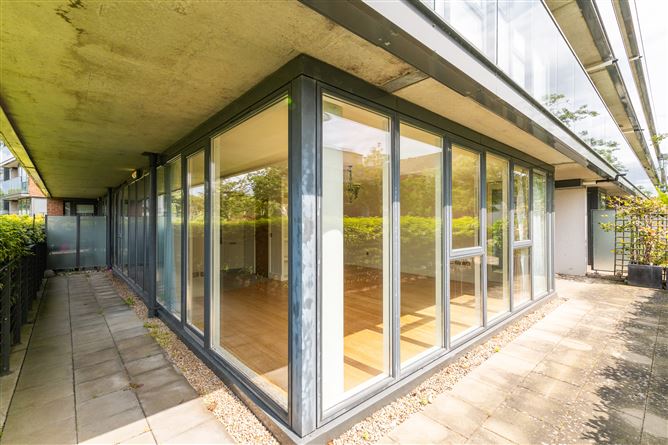 2 Levmoss Hall, Leopardstown, Dublin 18