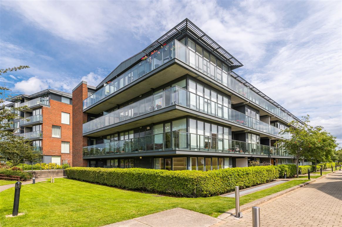 2 Levmoss Hall, Leopardstown, Dublin 18