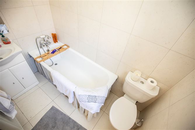 15, Hollybrook Road, Clontarf, Dublin 3