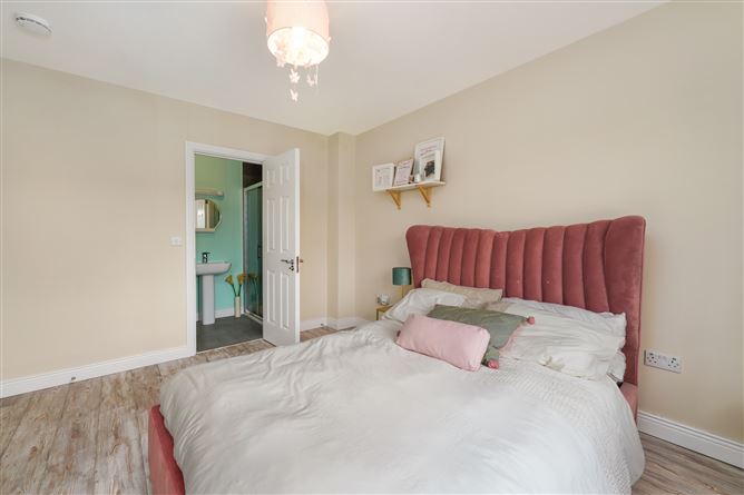 35 Rathmill Green, Rathcoole, Co. Dublin