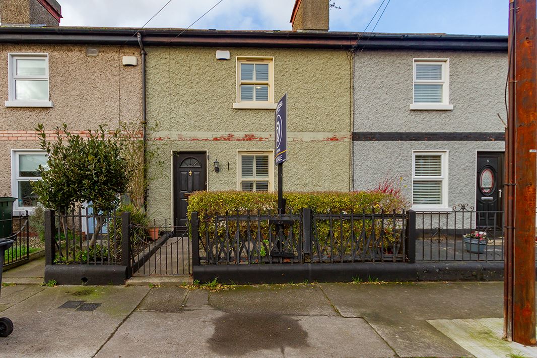6 Geoffrey Keating , South Circular Road, Dublin 8