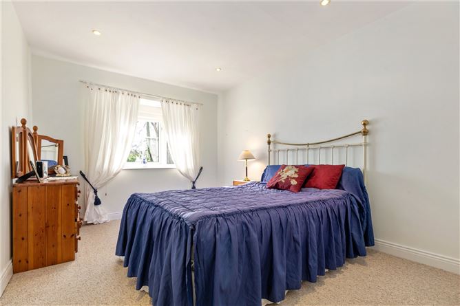 9 Cairn Hill, Westminster Road, Foxrock, Dublin 18