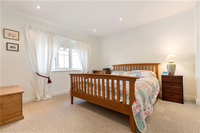 9 Cairn Hill, Westminster Road, Foxrock, Dublin 18