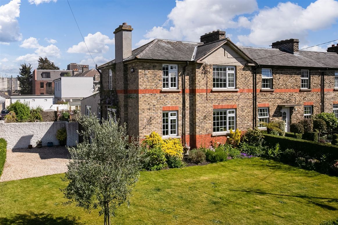 1 Devitt Villas, Glasthule, Co. Dublin
