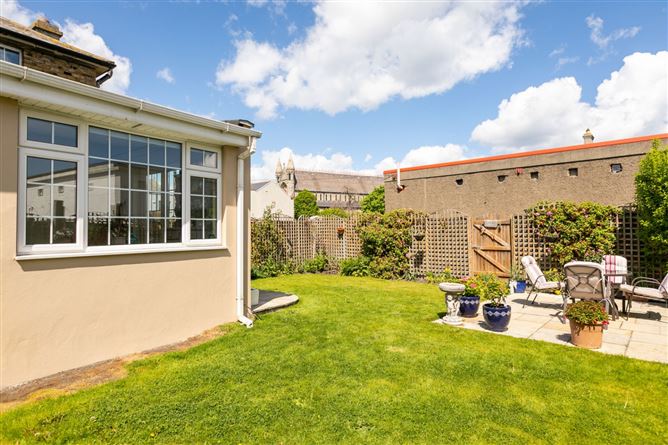 1 Devitt Villas, Glasthule, Co. Dublin