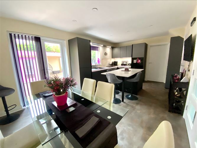 8 Old Park Court, Clones Rd, Monaghan
