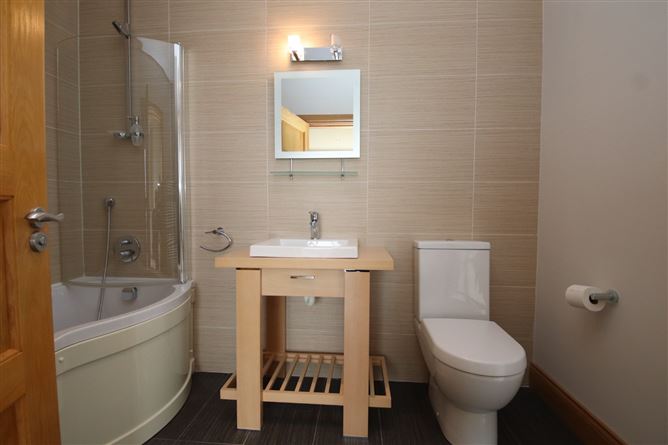 Old Fintra Road, Killybegs, Co.Donegal