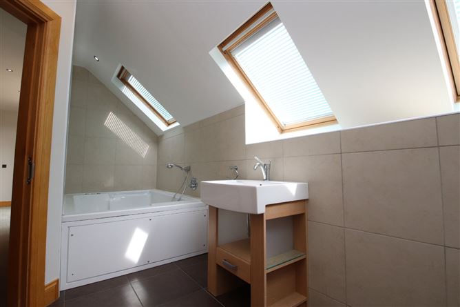 Old Fintra Road, Killybegs, Co.Donegal