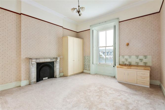 7 Breffni Terrace , Sandycove, Dublin